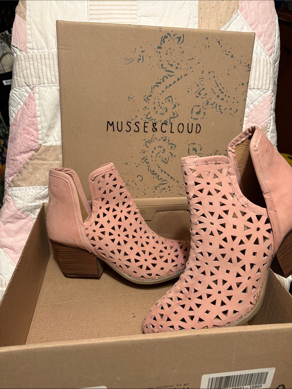 Musse & Cloud Blush Pink Laser-Cut Block Heel Ankle Booties size 10